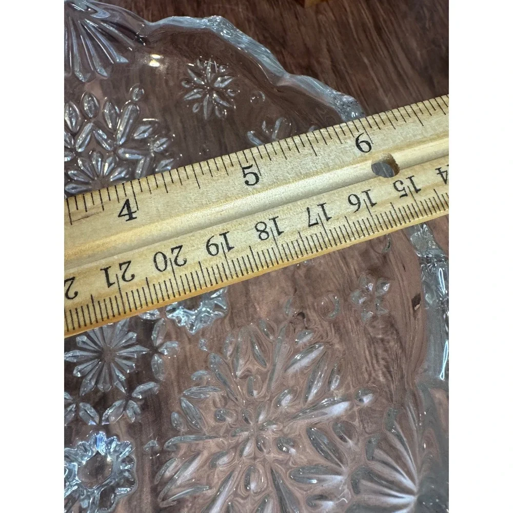 Mikasa Snowflake Footed Crystal Bowl 8 1/4